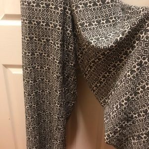 Max Studio black and white print wide leg pants